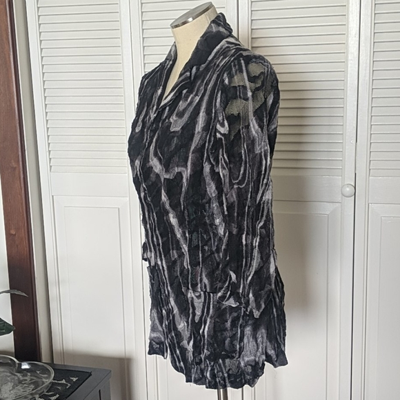 Alberto Makali - Picture 2 of 4